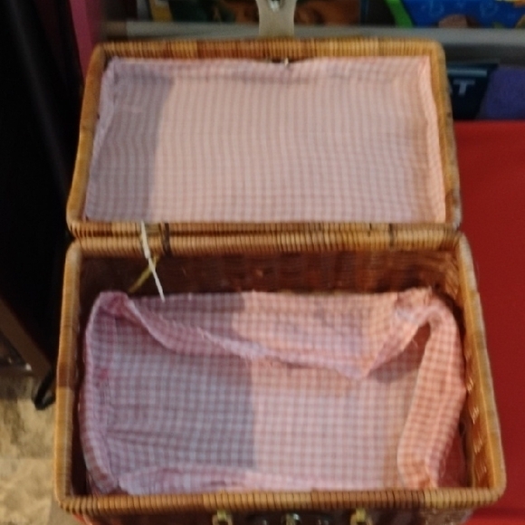 Wicker Picnic Basket with Handles - Picture 2 of 3